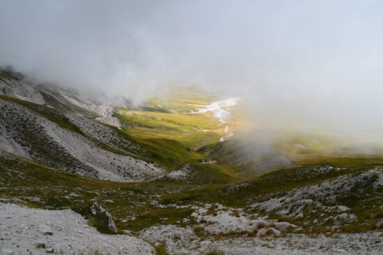 esplora la bellezza delle montagne, un mondo di avventure e paesaggi mozzafiato. scopri sentieri, vette e la serenità che solo la natura può offrire.
