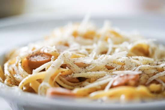 scopri le tradizioni culinarie italiane, un viaggio attraverso sapori autentici, ricette storiche e ingredienti freschi. immergiti nell'arte della cucina italiana e lasciati ispirare dalle varie regioni e culture gastronomiche del bel paese.