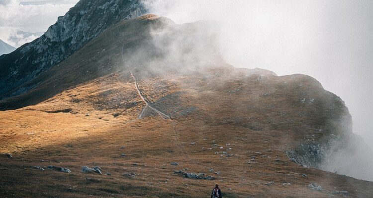 scopri l'emozione dell'avventura! un viaggio indimenticabile attraverso paesaggi mozzafiato, esperienze uniche e sfide emozionanti ti aspettano. preparati a esplorare il mondo con coraggio e curiosità!