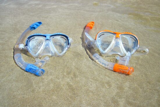 scopri il mondo sommerso con il nostro entusiasmante snorkeling! esplora colorate barriere coralline e la vita marina nei luoghi più belli d'italia. un'esperienza indimenticabile per famiglie e appassionati del mare!