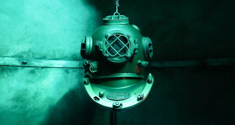 scopri un mondo affascinante e misterioso con 'underwater treasures'. esplora le meraviglie nascoste degli oceani, dalle colorate barriere coralline ai relitti storici, e lasciati stupire dalla bellezza della vita marina.