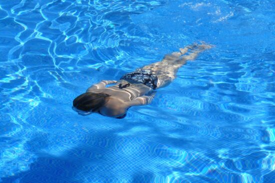 scopri il mondo del nuoto! dalle tecniche di nuotata alle migliori piscine, esplora tutto ciò che c'è da sapere sul nuoto. ideale per principianti e professionisti, il nuoto offre un ottimo modo per rimanere in forma e divertirsi.