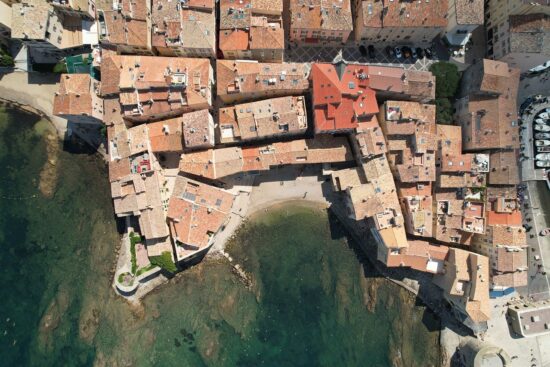 scopri i corsi di fotografia che ti guideranno a catturare la bellezza del mondo attraverso l'obiettivo. impara tecniche fondamentali, trucchi professionali e sviluppa la tua creatività con i nostri esperti.